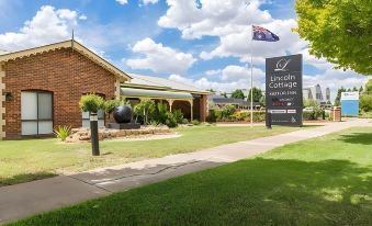 Lincoln Cottage Motor Inn