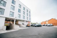 Holiday Inn Express 貝爾法斯特市 - 皇后季 - 停車場