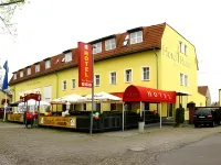 Hotel 4 Hufen Hotels near REWE