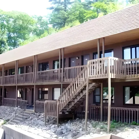 Birch Knoll Motel