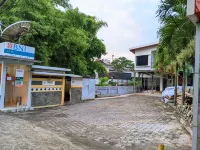 Baltis Inn Durian Hotels in Banyumanik