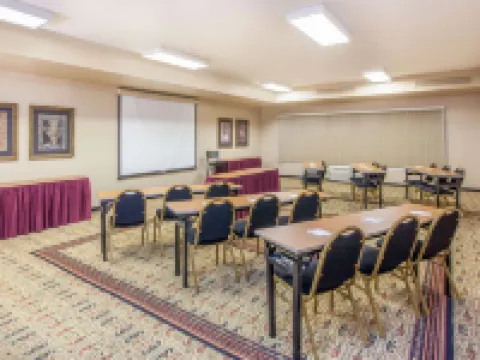 Hawthorn Extended Stay by Wyndham Bloomington Hotels in Bloomington