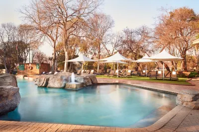 First Group Magalies Park Hotel dekat Lion Park