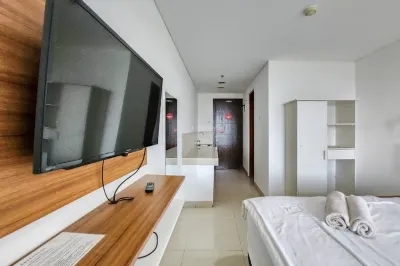 RedLiving Apartemen Enviro - Aurora Rooms Hotels near MASJID Baitul Manshurin (LDII)