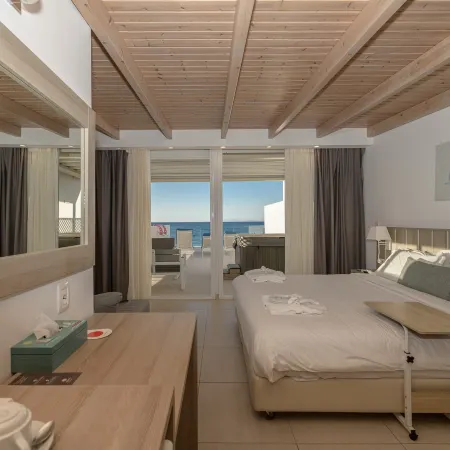 Iakinthos, Tsilivi Beach
