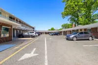 Americas Best Value Inn Avenel Woodbridge - Motels