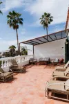Endless Summer Hostel Hotel a Arona