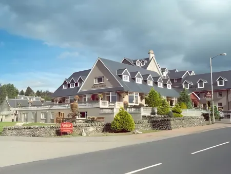 Duke Of Gordon Hotel