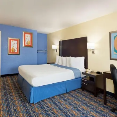 Days Inn by Wyndham San Antonio Seaworld/Lackland AFB Hotels near V J Keefe Stadium