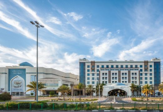 Four Points by Sheraton Al Ain의 현대적인 로비 공간