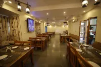 The Kumbha Mahal Resort - Airport Shuttle