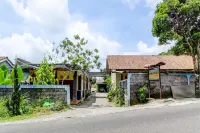 Hotel O Pondok Wisata Kurniawan 2NearWonogondang Camp ( Bumi Perkemahan Wonogondang )