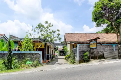 OYO 93394 Pondok Wisata Kurniawan 2NearWonogondang Camp