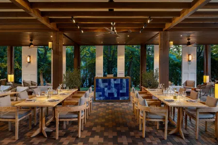 JW Marriott Bucharest Grand Hotel Отели в г. Бухарест