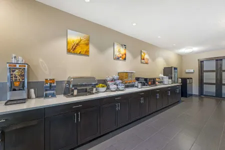 Comfort Suites Near Vancouver Mall