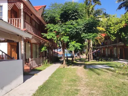 Sundaze Beach Resort