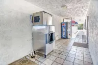 Motel 6 Stockton, CA - Charter Way West Hotels in Stockton