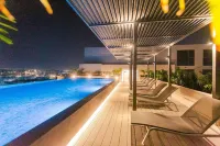 Accra Luxury Apartments @ The Lennox - piscina
