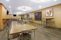La Quinta Inn & Suites by Wyndham Dickinson Hotels in Dickinson
