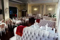 Alyaska Hotel