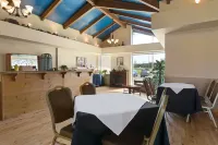 Days Inn & Suites by Wyndham Moncton - bar
