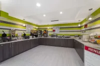 Best Western Plus Gardena Inn  Suites - 朝食