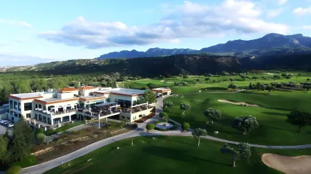 Korineum Golf & Beach Resort