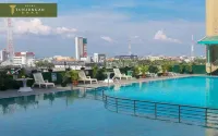 Tunjungan Hotel - Pools
