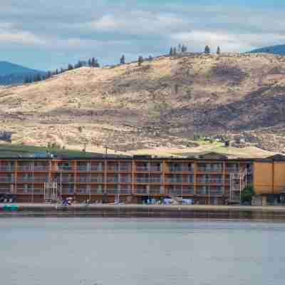 Coast Osoyoos Beach Hotel Exterior