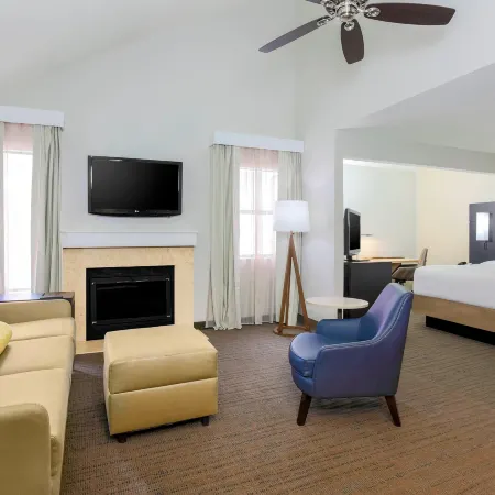 Residence Inn Boston North Shore/Danvers Отели в г. Данверс