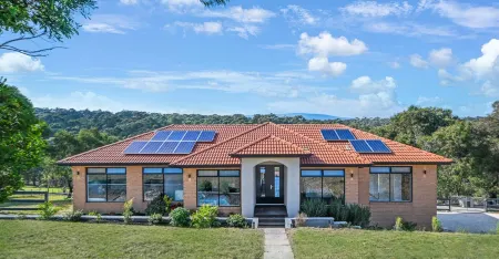 The Hidden Paradise in the Valley luxury Farmhouse