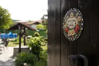 Three Bedroom House with Garden Only 10 km from Veliko Tarnovo فنادق في Natsovtsi