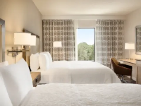 Hampton Inn & Suites Largo Hotéis em Largo