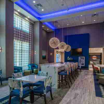 Hampton Inn & Suites by Hilton Plano Dallas Dining/Meeting Rooms