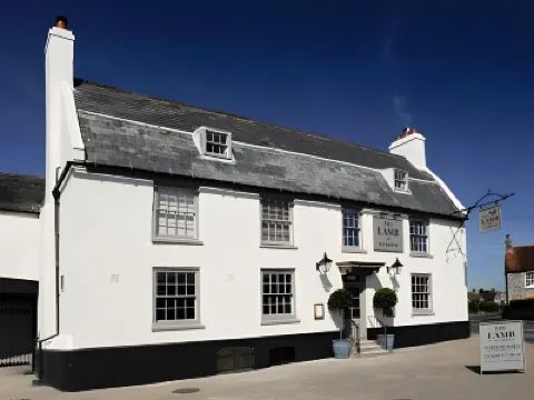 The Lamb at Angmering Hotels near Arundel Cathedral