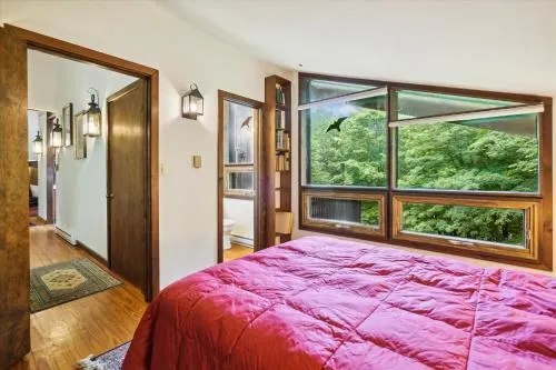 雷艾温飛鷹蘭丁酒店