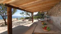 Villa on the Amalfi Coast with large garden overlooking the sea