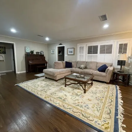 Cute 3 bedroom 2 bath home centrally located