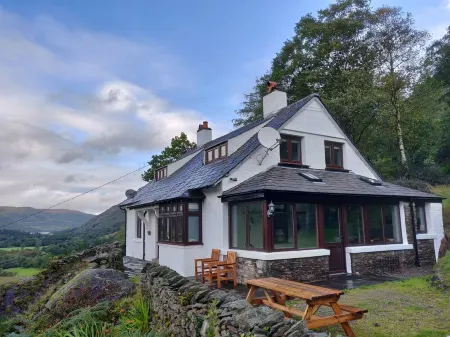 Detatched, Cosy Cottage With Mountain Views - Parking, Sleeps 8, Pet-friendly Отели рядом с достопримечательностью «Striding Edge»