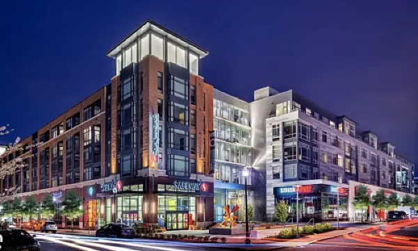 Walk to Metro Station Restaurant Shops 2K2Q1T 2Ba Single Family Home