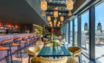 2. Hilton G..
