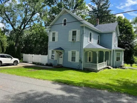 Cozy 3BR Home w/ Yard & Patio 5 min to Tanglewood