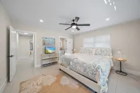 Renovated Modern Spacious Ranch with Pool near Siesta Key Beach and Downtown SRQ