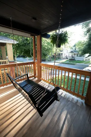 Stylish Home Min from Lake, DWTN and Stadium