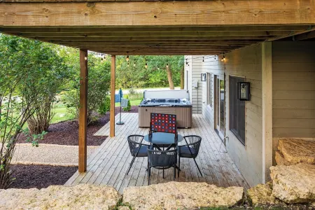 Galena Getaway: Sauna, Hot Tub, Fire Pit, and Arcade Fun Awaits!