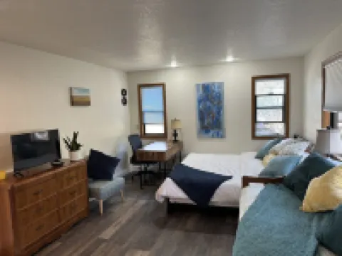 Cottage By The Sea And Trails.  Blocks from the Fiscalini Preserve.