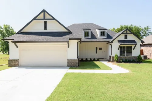 Executive Stay, Modern Farmhouse Perfect Location. Garage Parking.