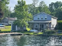 Private Lakefront! July 4, Some June Open. AC, Kayaks, Fishing, Pontoon Optional