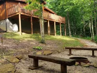 ACE HIGH Cabin- RRG- Hot Tub Hotels in Menifee County