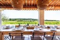 La Maison de Chabrette au Milieu des Vignes Sans vis à vis au Calme Hotels in Visan